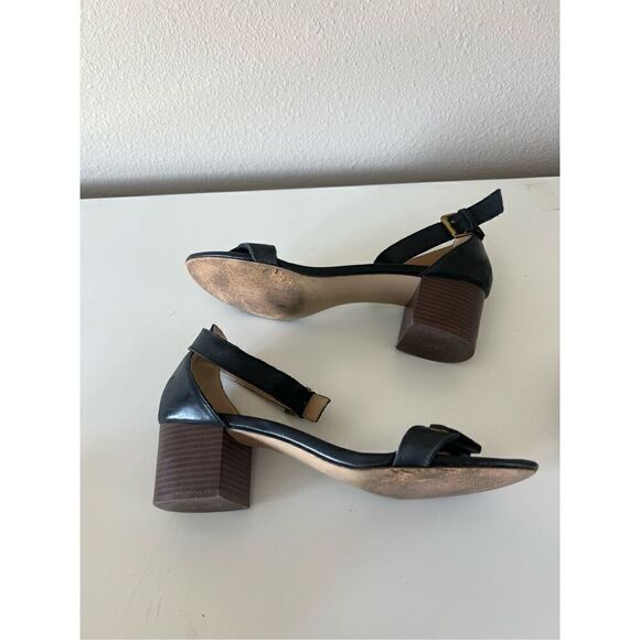 5/$25 Gap Black Block Heel Sandals - Picture 2 of 6